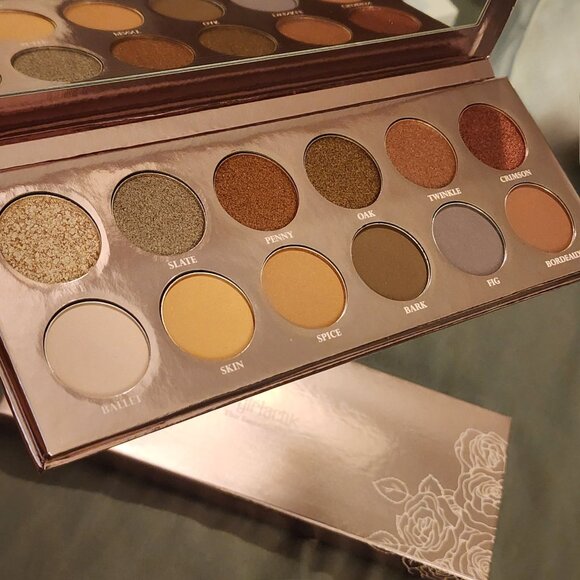 Girlactik The Essential Palette Eyeshadow Set New Full Size with Rinna Lip Gloss - Picture 2 of 6